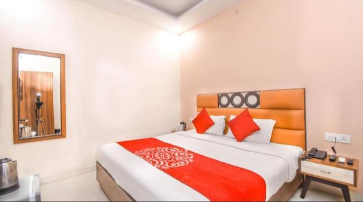Hotel Roma Deluxe - New Delhi Railway Station Ngoại thất bức ảnh