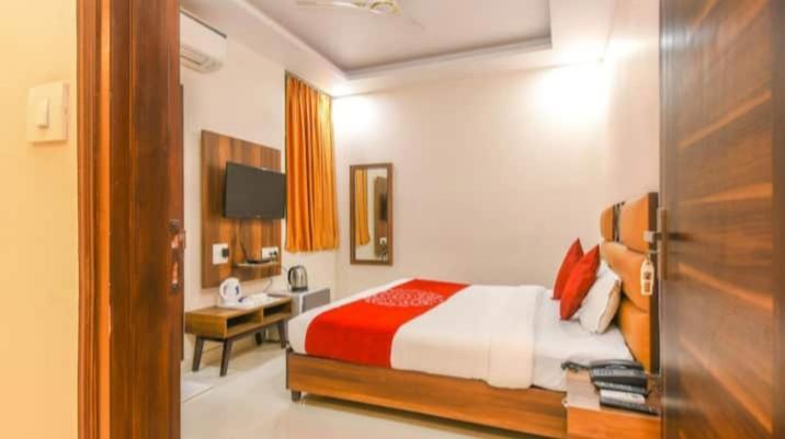 Hotel Roma Deluxe - New Delhi Railway Station Ngoại thất bức ảnh