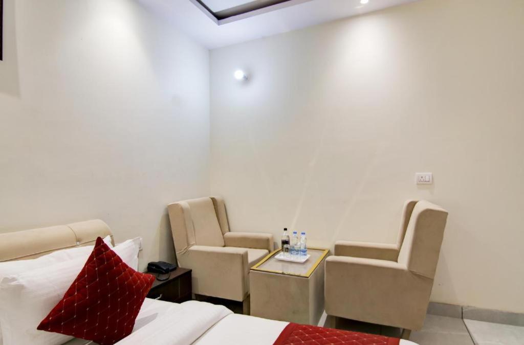 Hotel Roma Deluxe - New Delhi Railway Station Ngoại thất bức ảnh